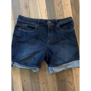 Hollywood and Vine Size 12 Shorts